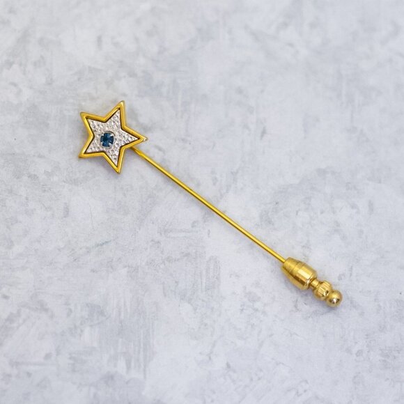 Vintage Star Tip Rhinestones Gold Tone Stick Pin by Avon - C12 - Picture 1 of 3